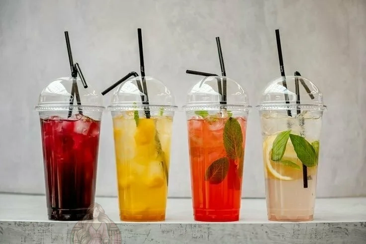 دراسة تحذر: جسيمات بلاستيكية دقيقة بمشروباتنا اليومية